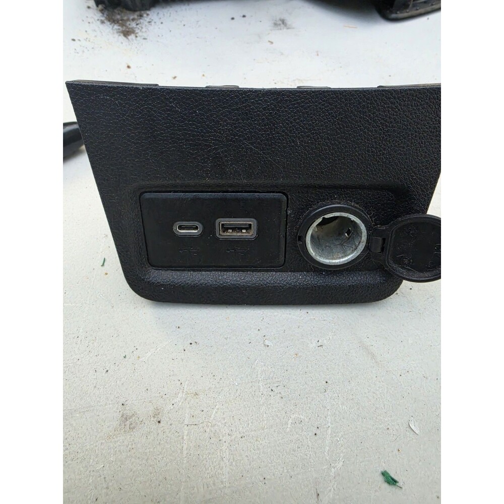 2019-2022 CHEVROLET SPARK DASH DASHBOARD CENTER INSTRUMENT PANEL USB PORT OEM